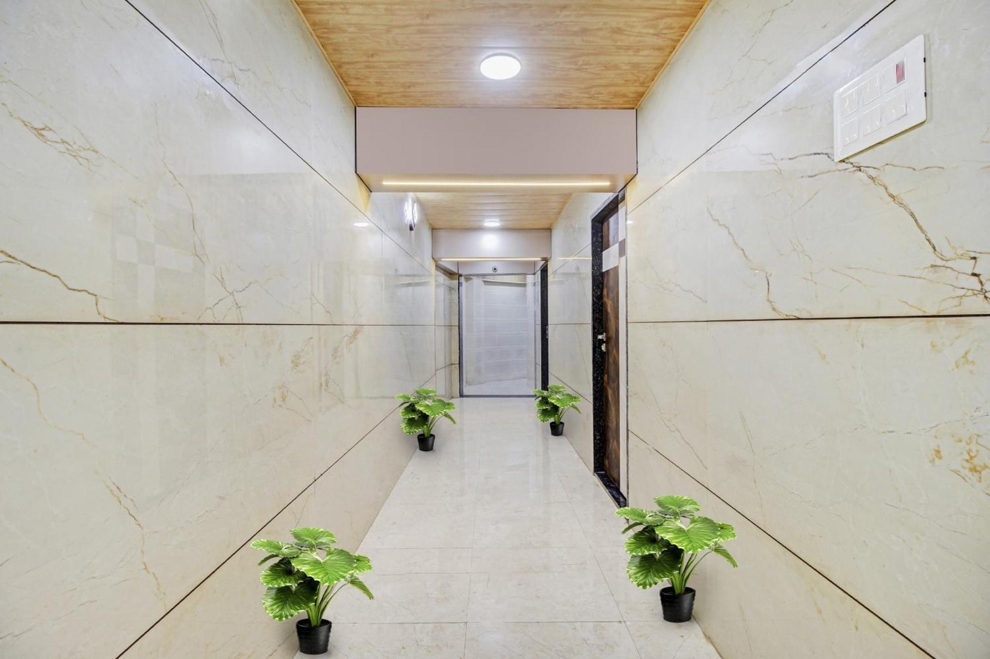 Hotel Ambedkar Kalyān 外观 照片