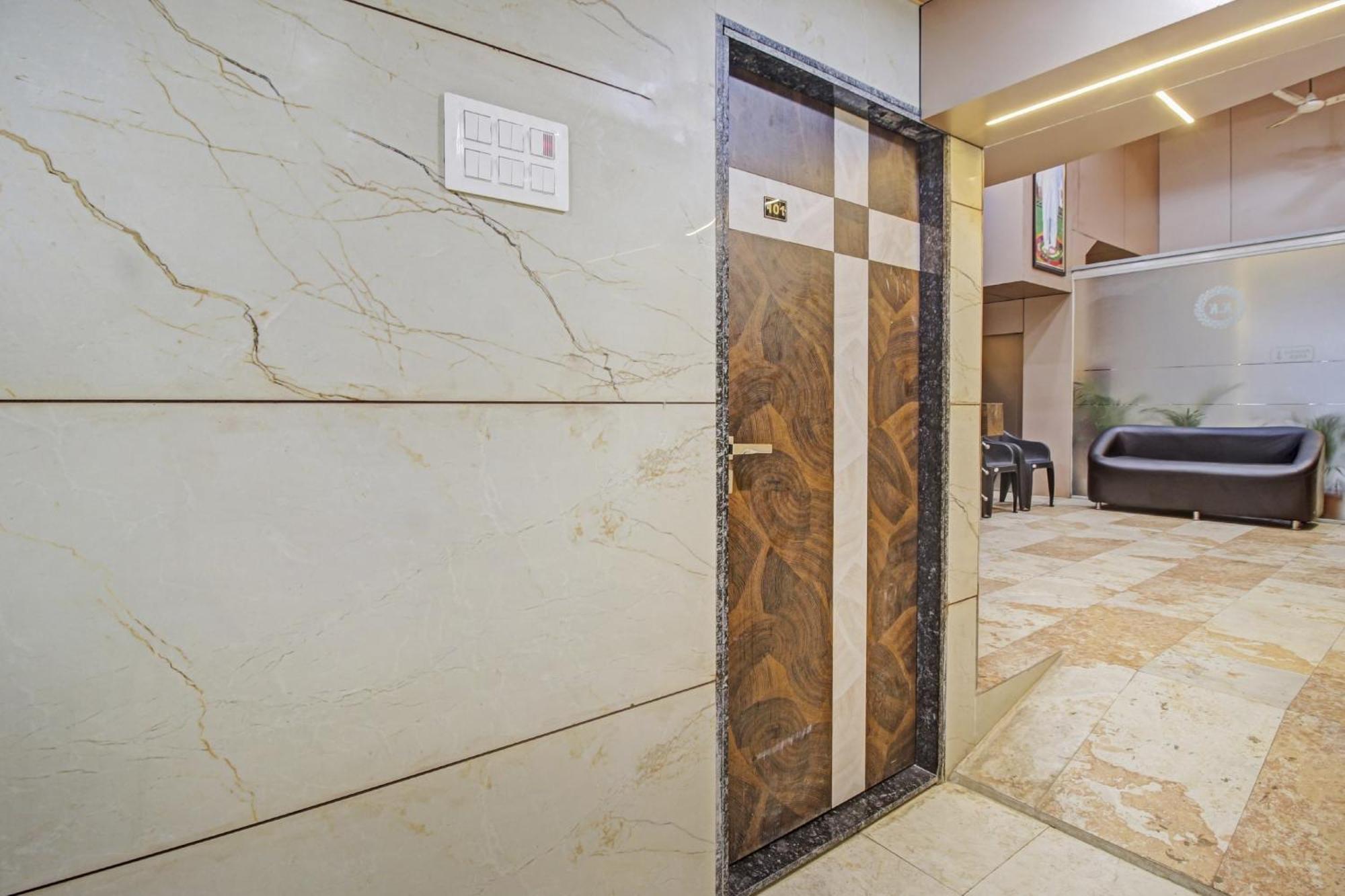 Hotel Ambedkar Kalyān 外观 照片