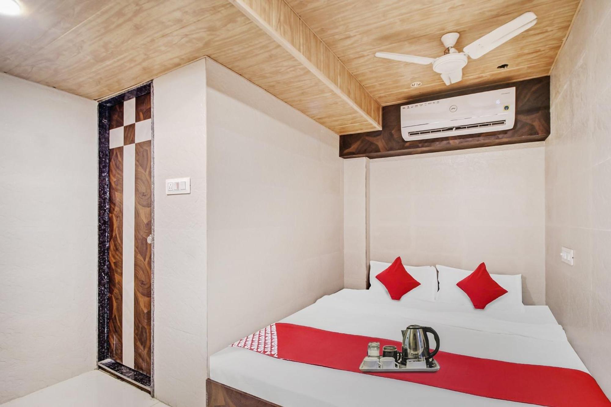 Hotel Ambedkar Kalyān 外观 照片