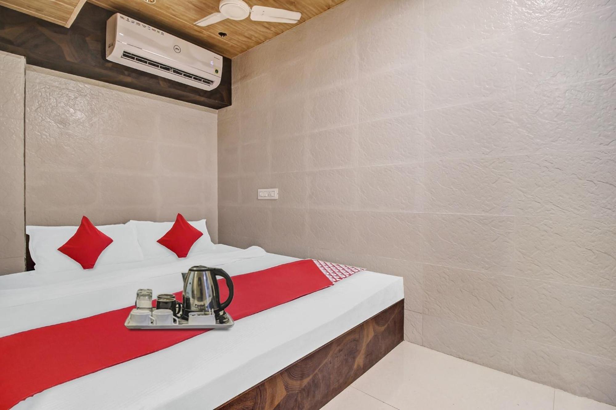 Hotel Ambedkar Kalyān 外观 照片