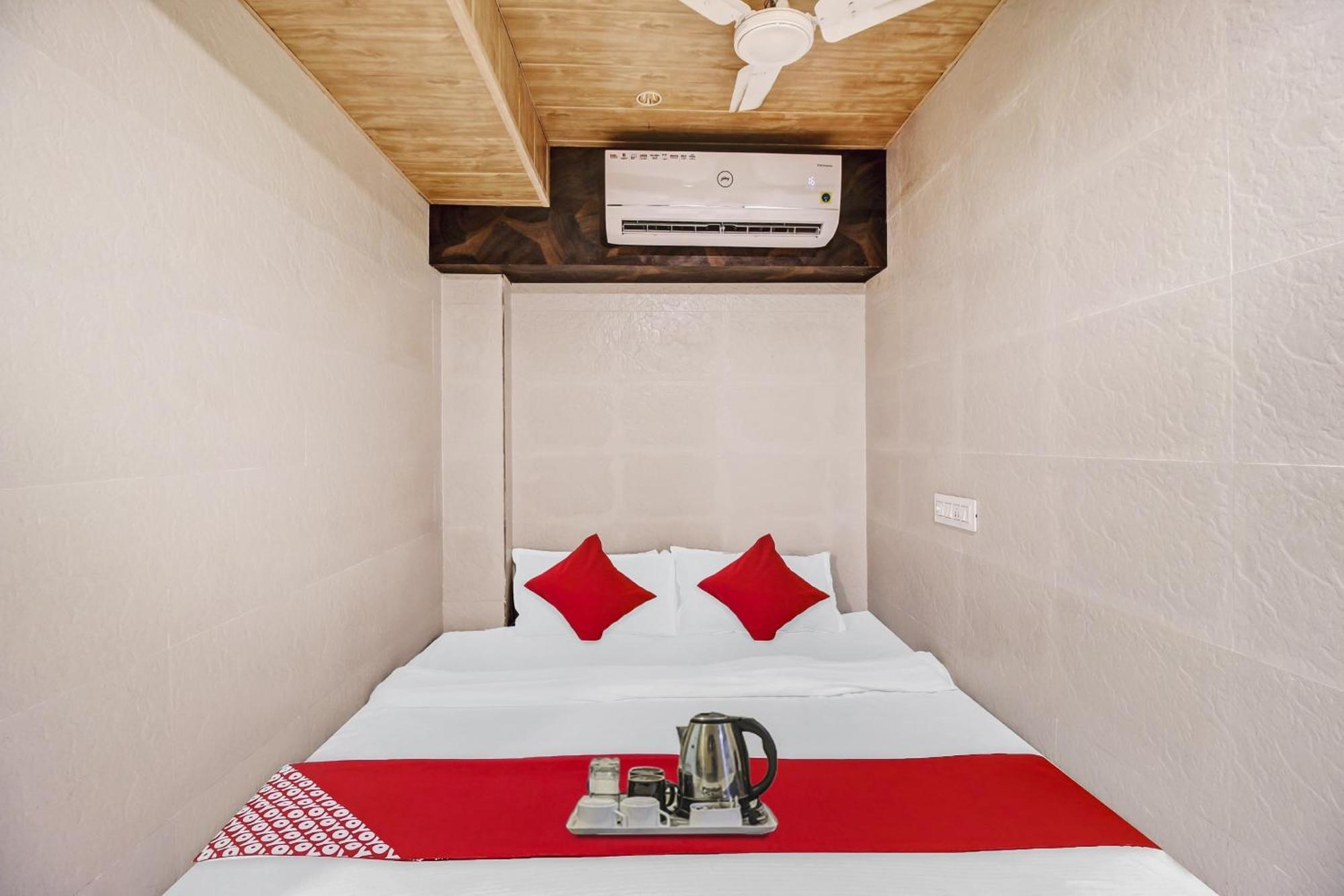 Hotel Ambedkar Kalyān 外观 照片
